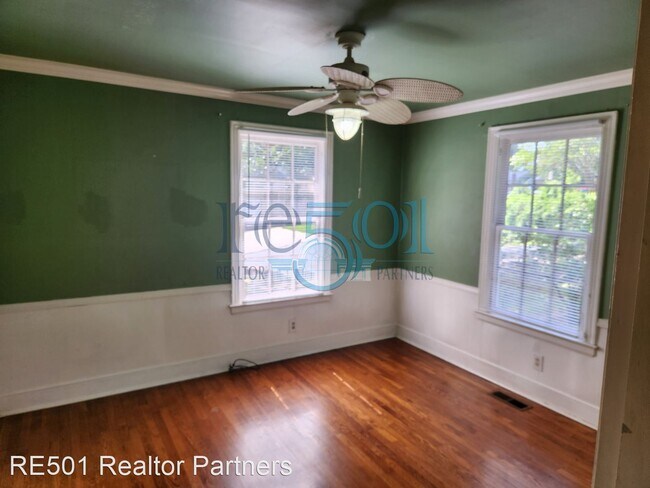 Building Photo - 2 br, 1 bath House - 320 S. Maple Street