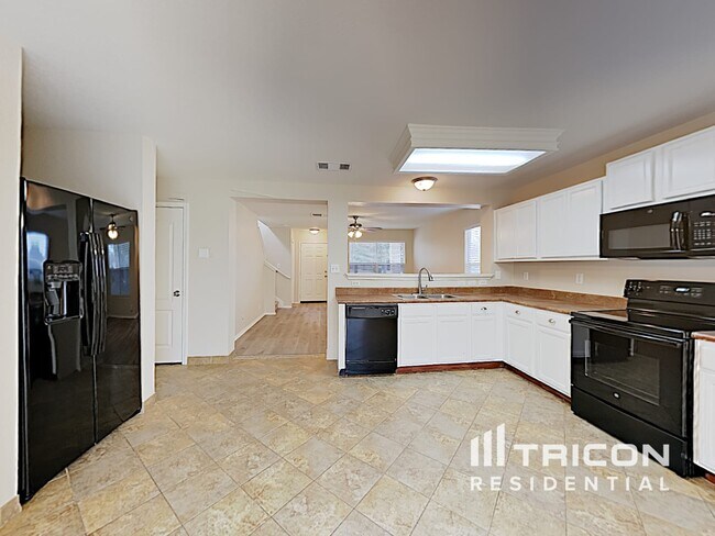 Building Photo - 8115 Thicket Pass
