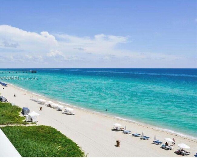 Building Photo - 16001 Collins Ave