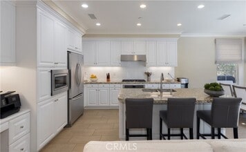 Building Photo - 91 Bianco
