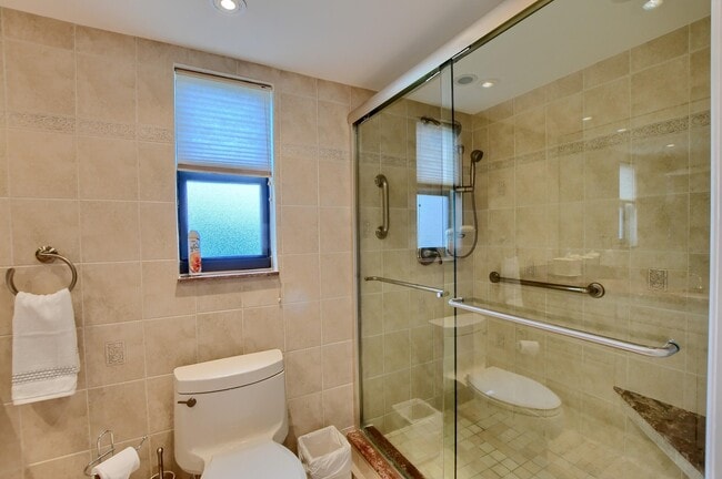 Building Photo - 6748 Willow Wood Dr