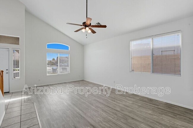 Building Photo - 17516 W Maui Ln