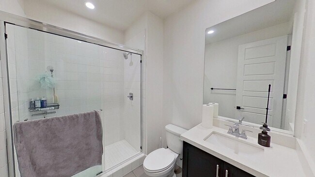 Building Photo - 574 S Motif St