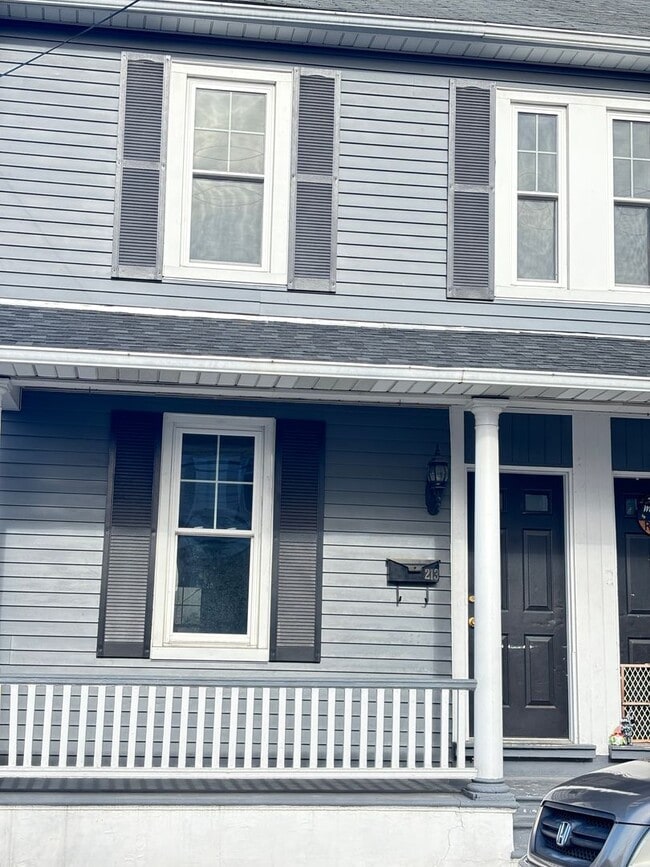 Building Photo - remodeled 2-bedroom, 1.5-bath duplex