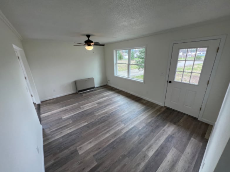 Building Photo - 678 Wood Dr Ext