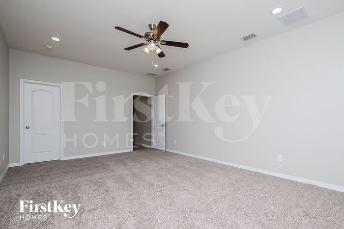 Building Photo - 23960 San Giovanni Dr