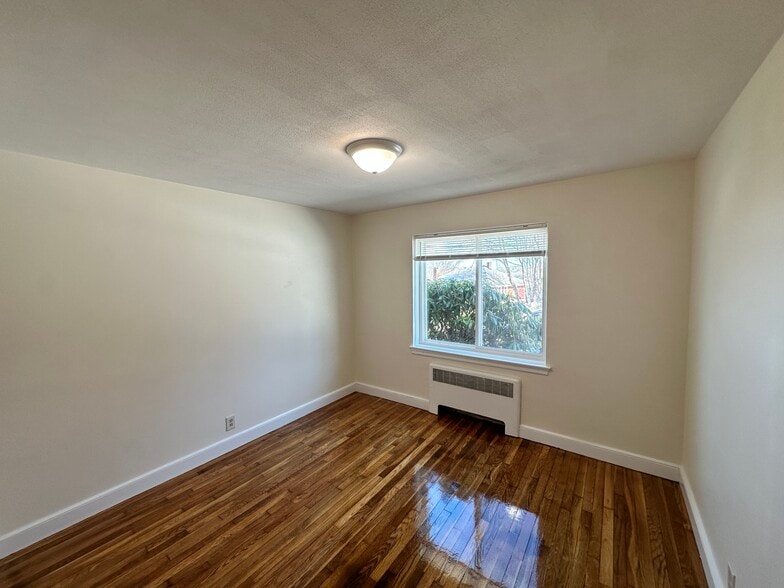 Building Photo - 186 Summit Ave