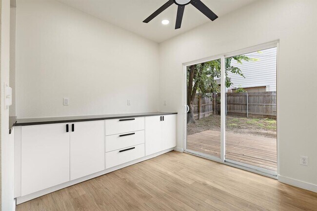 Building Photo - 2118 Zephyr Ln