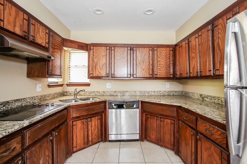 Building Photo - 808 Waterview Rd