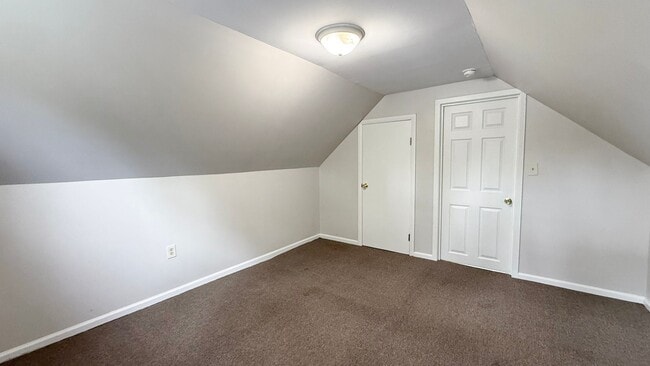 Building Photo - Gorgeous single-family home near Hartford ...
