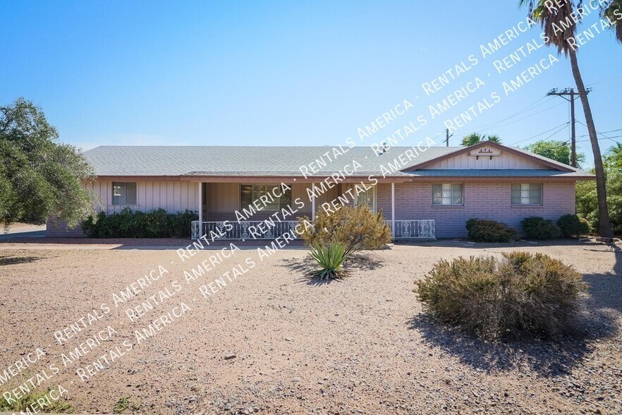 Building Photo - 4201 E Stanford Dr