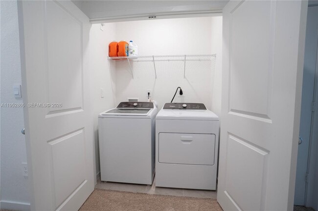 Building Photo - 528 NE 1st St