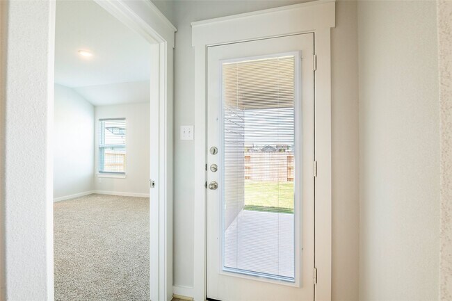 Building Photo - 4519 Pinehurst Trce Dr