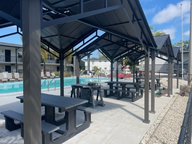 Building Photo - 675 Indian Rocks Rd N