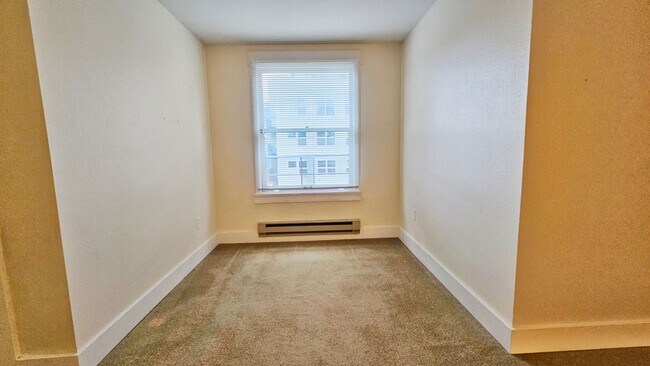 Building Photo - 1419 Boylston Ave