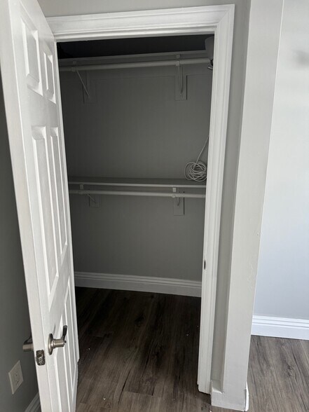 Closet 1 - 15614 S Denver Ave