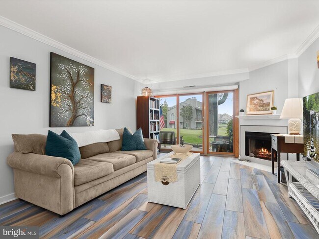 Building Photo - 7024 Channel Village Ct