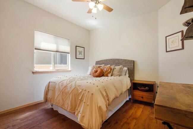 Building Photo - 6416 Sage Point Ct NE