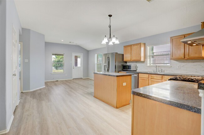 Building Photo - 20119 Bitterroot Ranch Dr