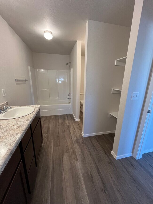 Building Photo - *Pre-leasing* Three Bedroom | Two and a Half Bathroom Home in Farmington