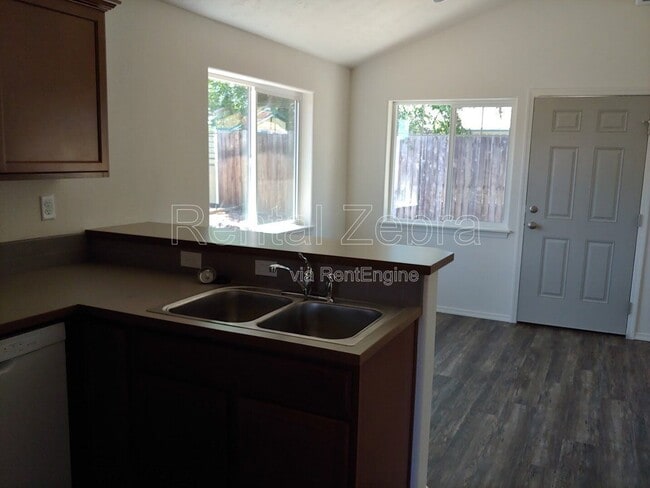 Building Photo - 1424 NW 9th St