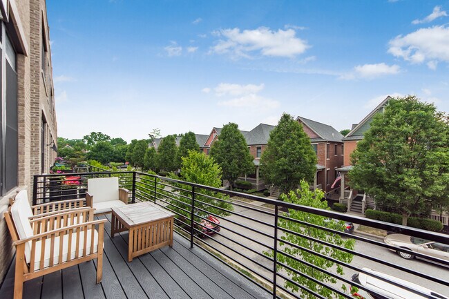 Building Photo - 1041 Harrison Park Pl