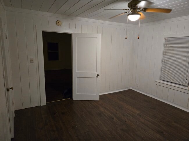 Building Photo - 306-311 11th Ave NW