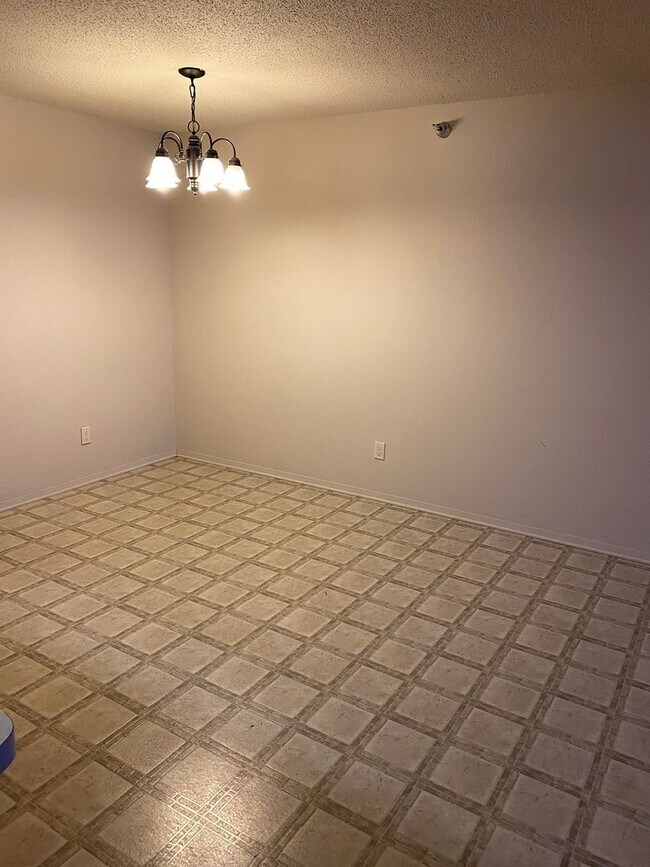 Building Photo - One Bedroom
