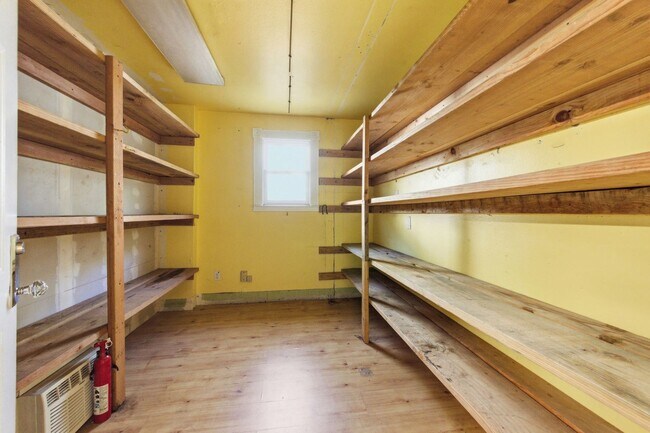 Building Photo - 1901 Spencer St