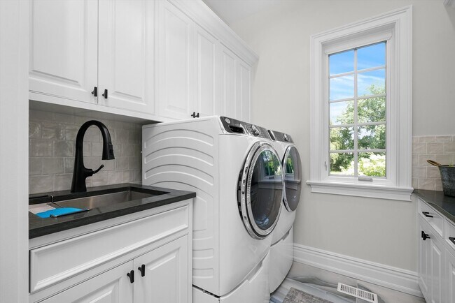 Building Photo - 6403 S Garfield St