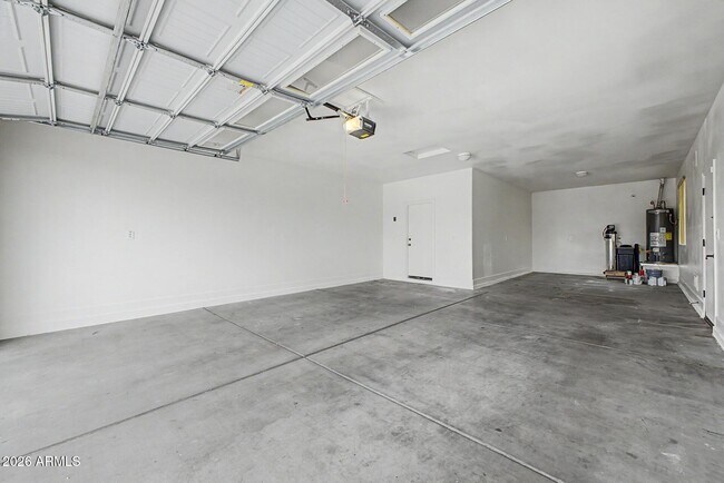 Building Photo - 56 W Lynx Way