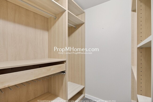 Building Photo - Gorgeous Updated Home in Witch Hazel!