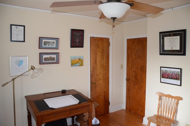 Building Photo - 210 Westview Dr