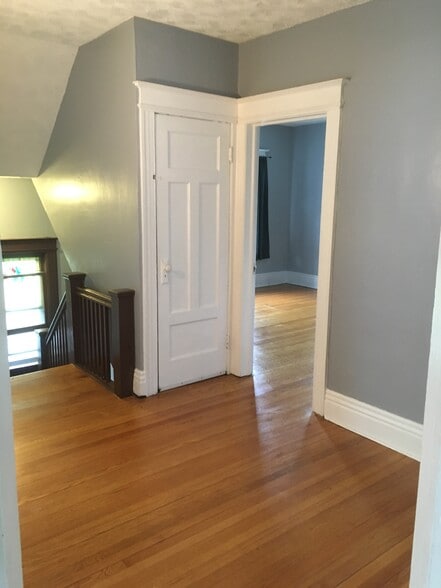 hallway - 1115 Monroe Ave