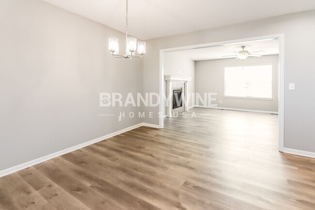 Building Photo - Create Beautiful Memories in New Sunrise F...
