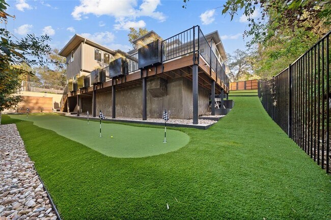 Building Photo - 2904 Westhill Dr