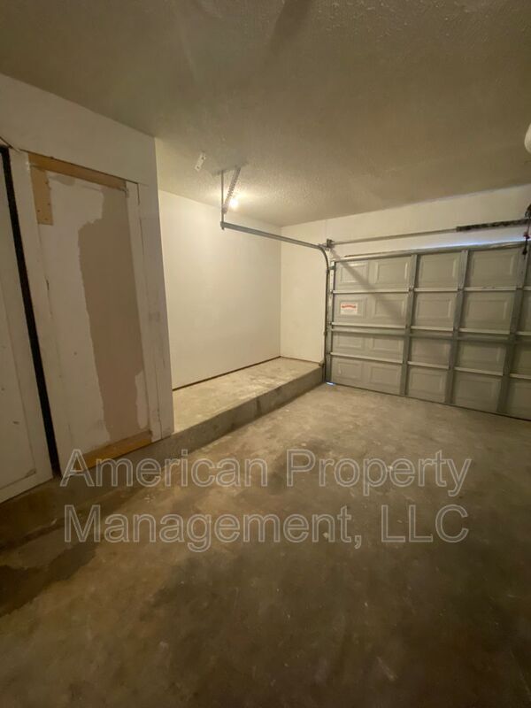 Building Photo - 2303 W Quantico St