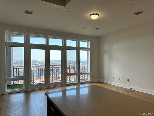 Building Photo - 90 Bay Street Landing