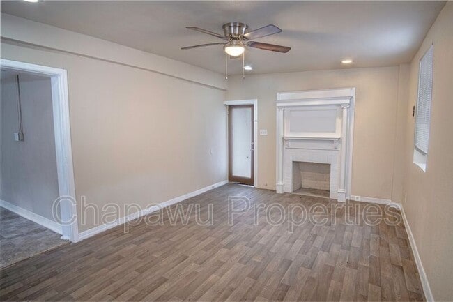 Building Photo - 150 Bank St