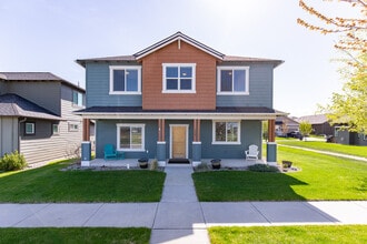 Building Photo - 136 Bull Frog Dr