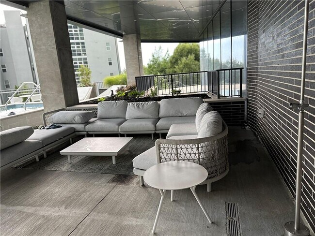 Building Photo - 788 West Marietta St NW