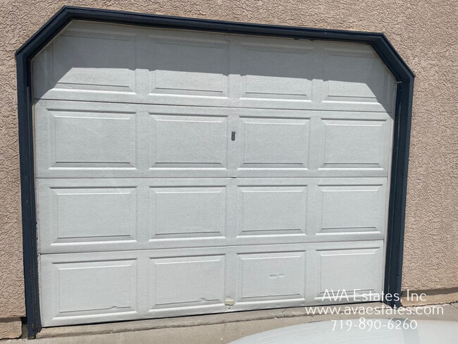 Building Photo - 743 E Laporte Dr