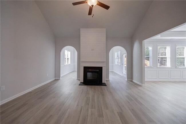 Building Photo - 853 Crossroads Ct