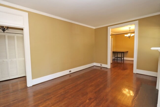 Building Photo - Charming 3 Bedroom, 2 Bath Brick Bungalow ...