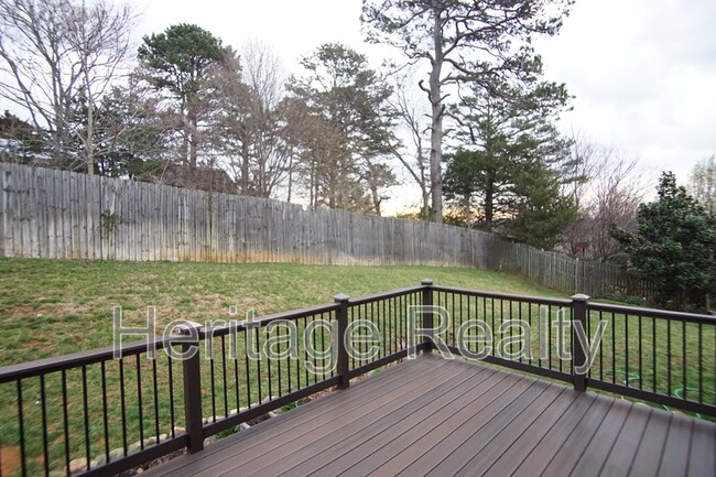 Building Photo - 11100 Autumn Hollow Ln