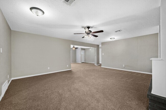 Building Photo - Remodeled