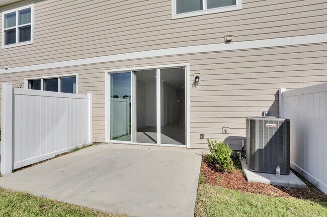 Building Photo - 3/2.5 Townhome in Annie's Walk! 3D Virtual Tour Inside!