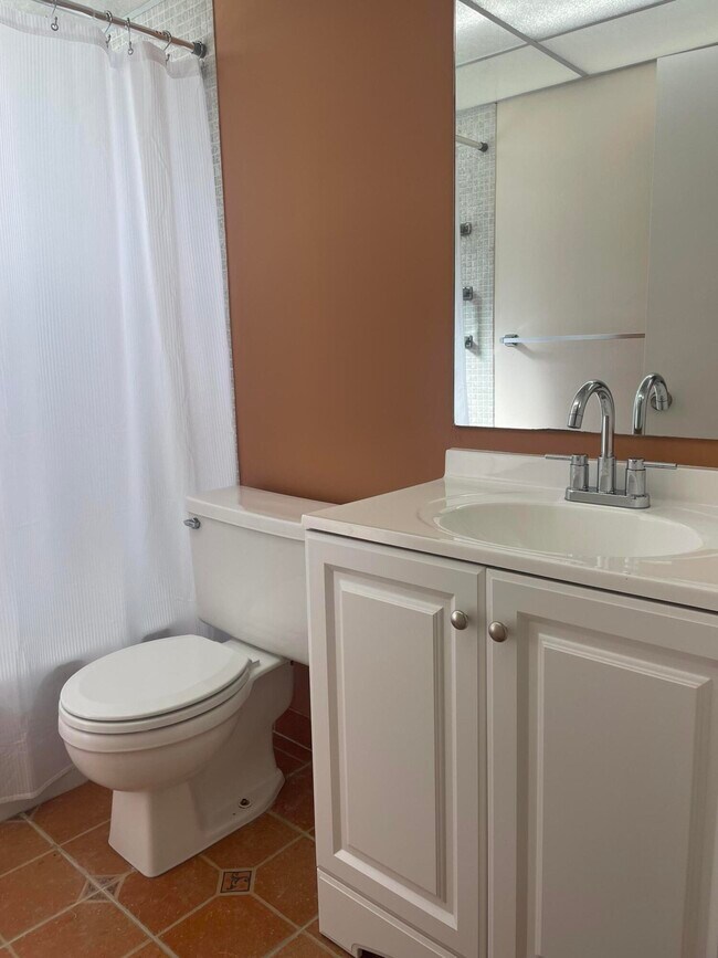 Building Photo - 402 Monaco Ct