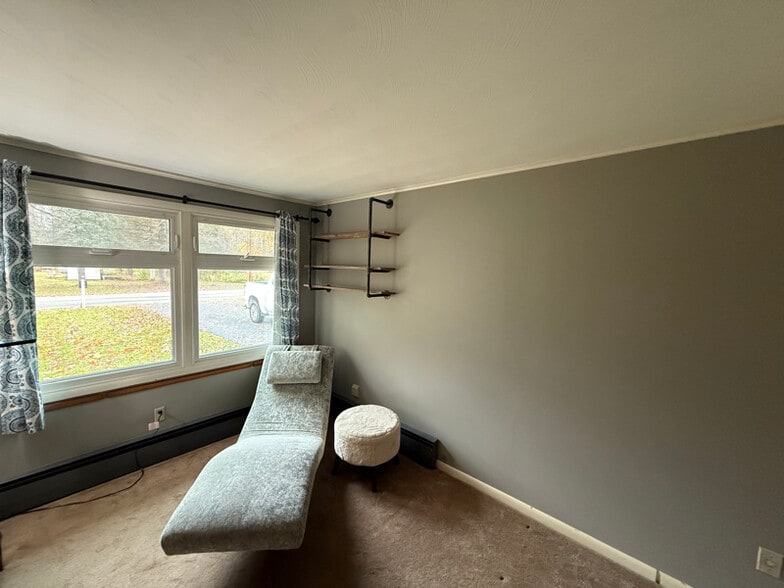 Building Photo - 6076 Smith Rd