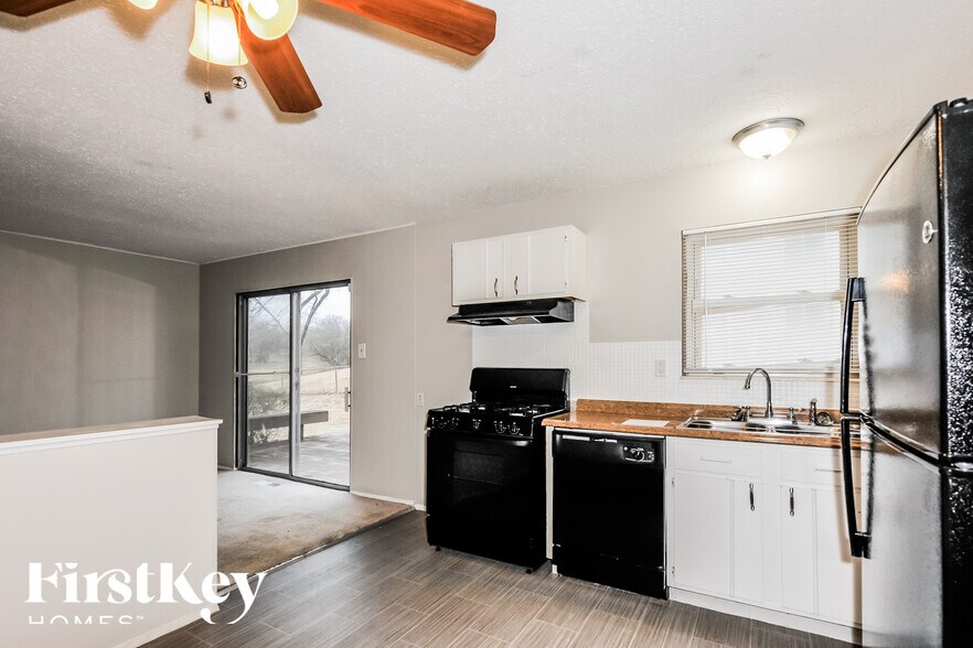 Building Photo - 14389 Wild Fox Ct